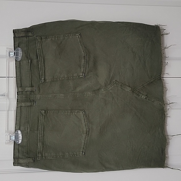 Hudson, Size 31, Olive / Army Green Denim Mini Skirt, Excellent Used Condition - Picture 2 of 10